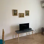Stylish 2 Bedroom Apartment In Rehab 1