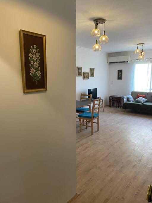 Stylish 2 Bedroom In Rehab 1 Cairo