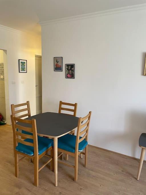 Stylish 2 Bedroom In Rehab 1 Apartment *