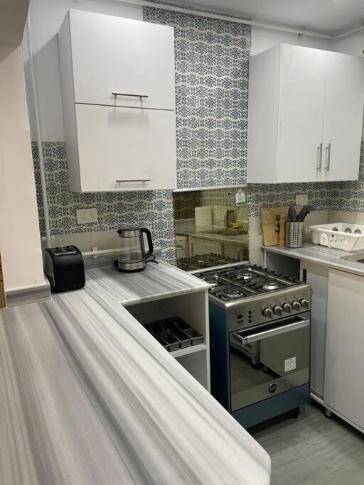 Stylish 2 Bedroom In Rehab 1